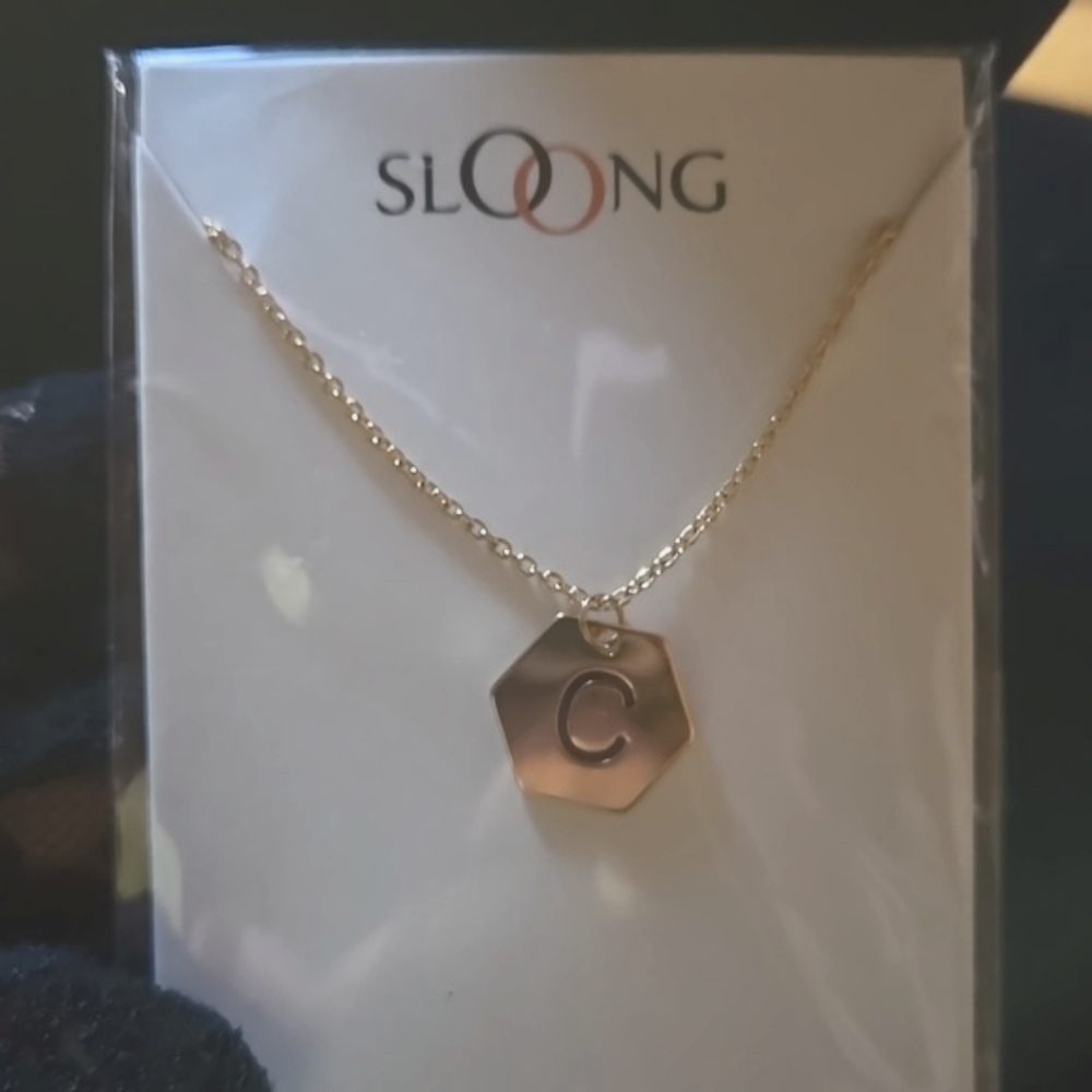 SLOONG NWT  GOLDTONE INITIAL C NECKLACE